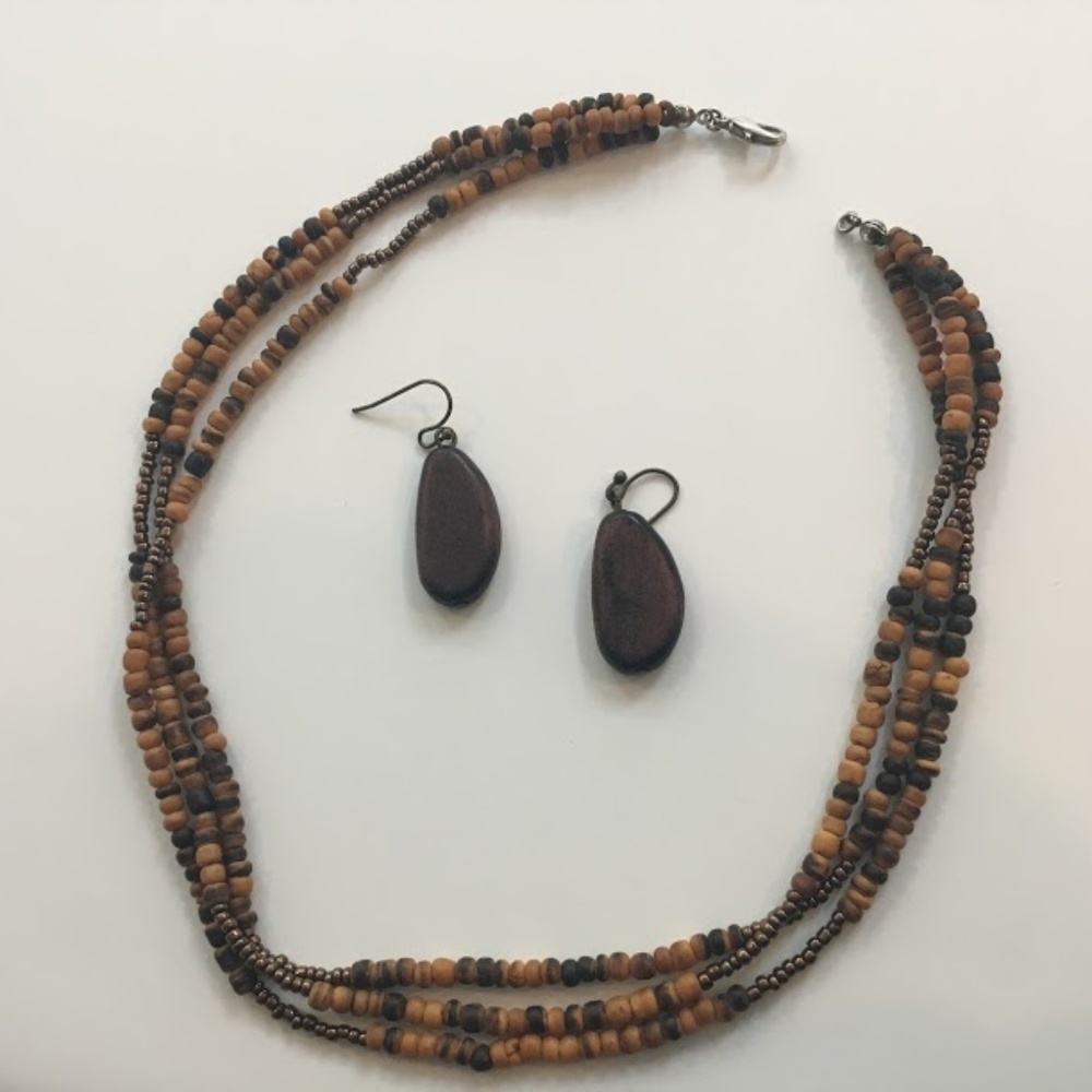 Avon Necklace & earrings set